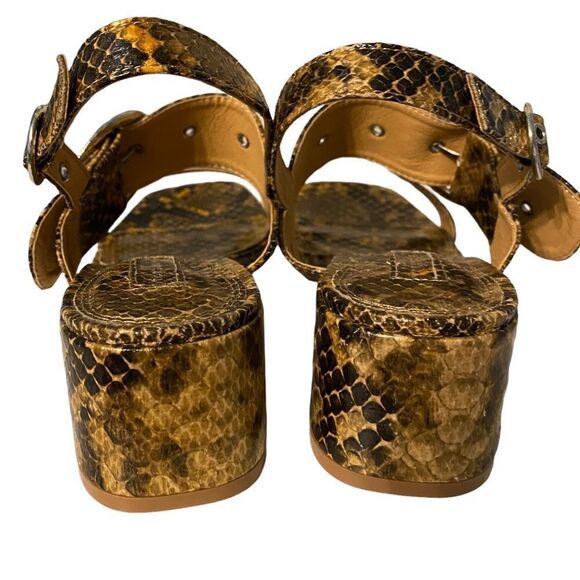 Topshop Sz 8.5 Tan NWT Snake Dakota Block 2” Heel Large Buckle Sandals - Picture 4 of 12